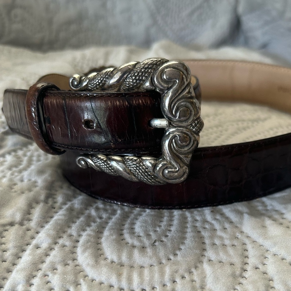Fossil crocodile look brown leather belt w/silver buckle/accents Like new Size M